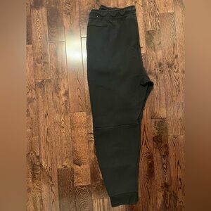 Black Nike Tech Sweatpants